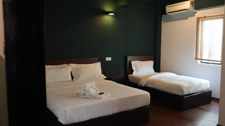 Room V at Kluang Parade Room Type - Triple Room