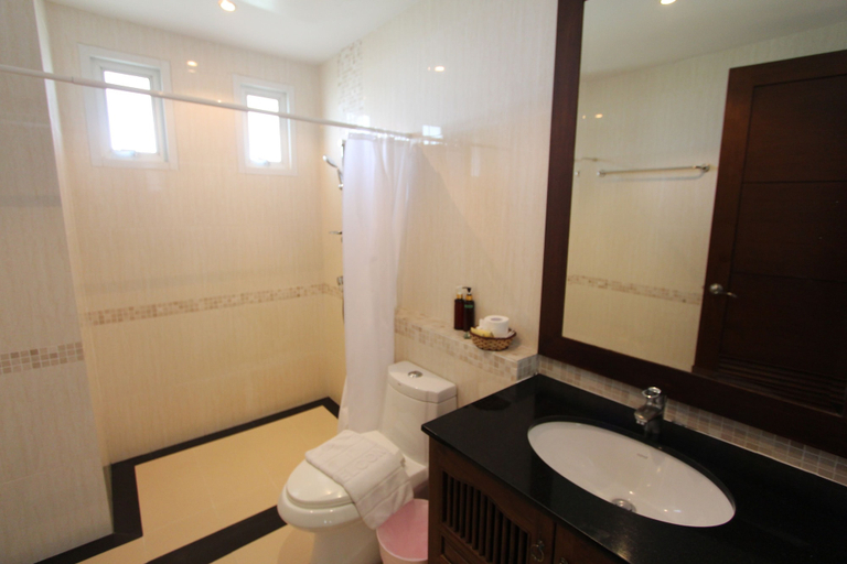 Bathroom 4, Jomtien Beach Penthouses, Pattaya