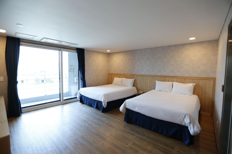 Bedroom 3, Hotel 52, Seogwipo