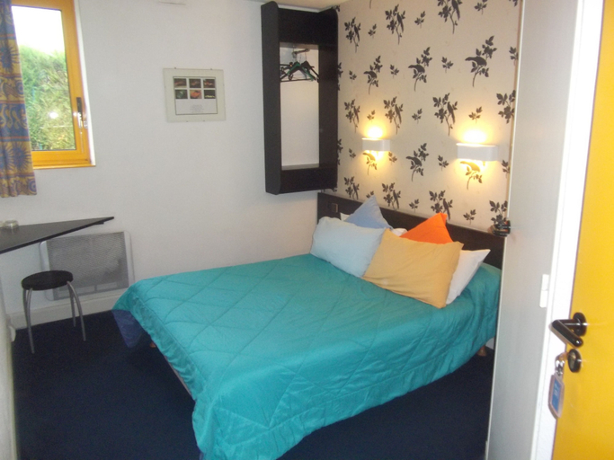 Bedroom 4, Rev'Hotel Coignières, Yvelines