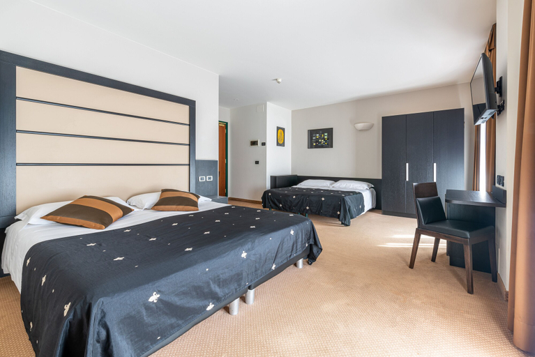 Bedroom 3, Hotel La Perla, Udine