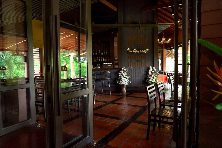Food & Drinks 5, Valley Garden Resort, Muak Lek