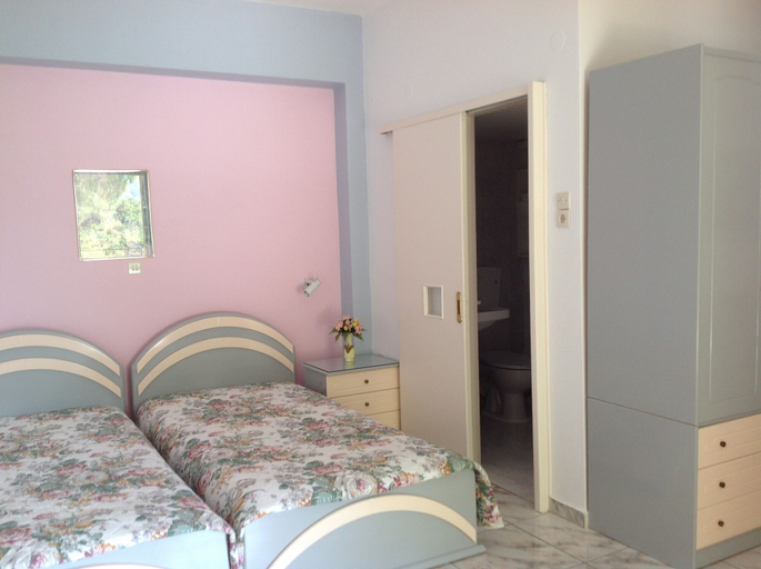Bedroom 3, Travlos Studios, Ionian Islands