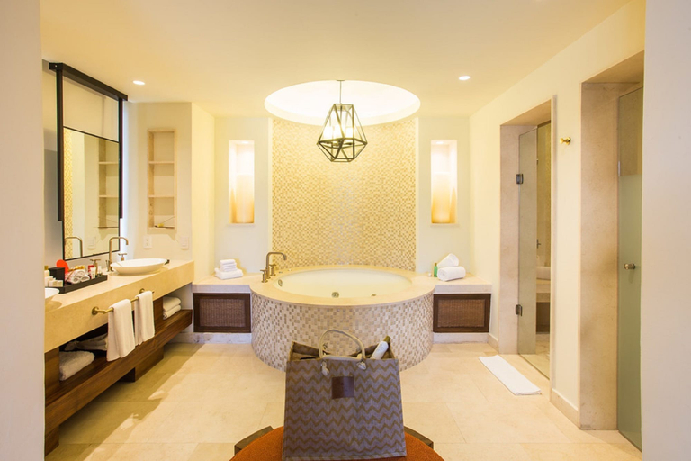 Bathroom 5, Secrets Akumal Riviera Maya - Adults Only - All Inclusive, Cozumel