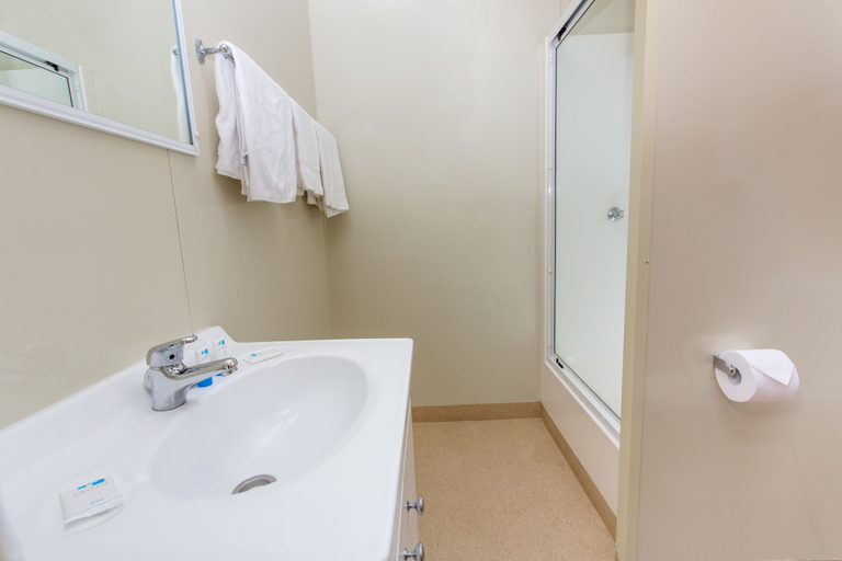 Bathroom 5, Ingenia Holidays Noosa North, Noosa - Tewantin