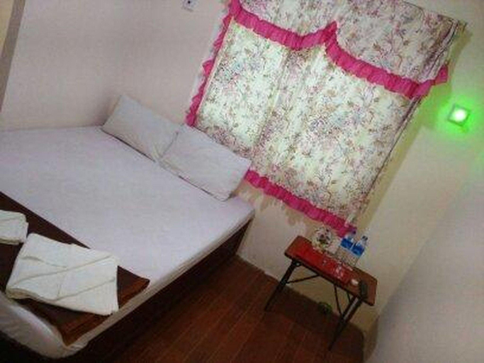 Bedroom 3, Motel Shwe Myint Mho, Buthidaung