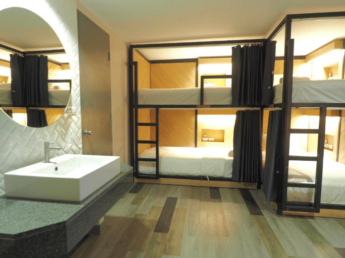 Bedroom 23
