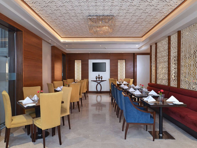 Food & Drinks 5, Golden Sarovar Portico Amritsar, Amritsar