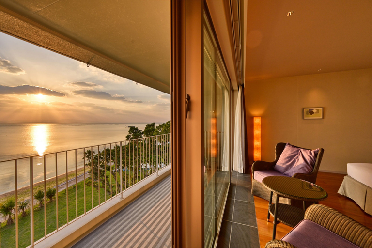 Exterior & Views 10