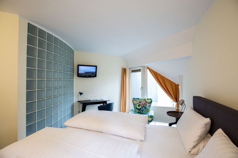 Bedroom 14