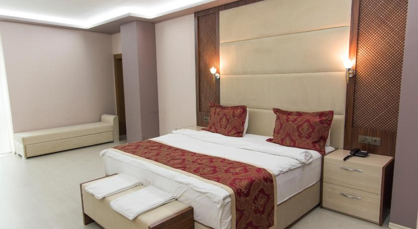Bedroom 2, Liko Suite Hotel, Yomra