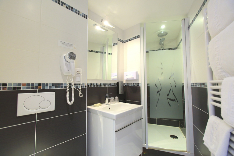 Bathroom 4, Hôtel L'Escale, Pas-de-Calais