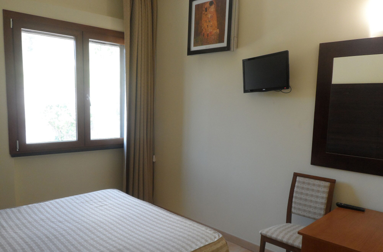 Bedroom 4, Hotel Diecimare, Salerno