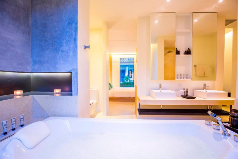 Bathroom 5, The Anda Mani Khaolak Beachfront Villas, Thai Mueang