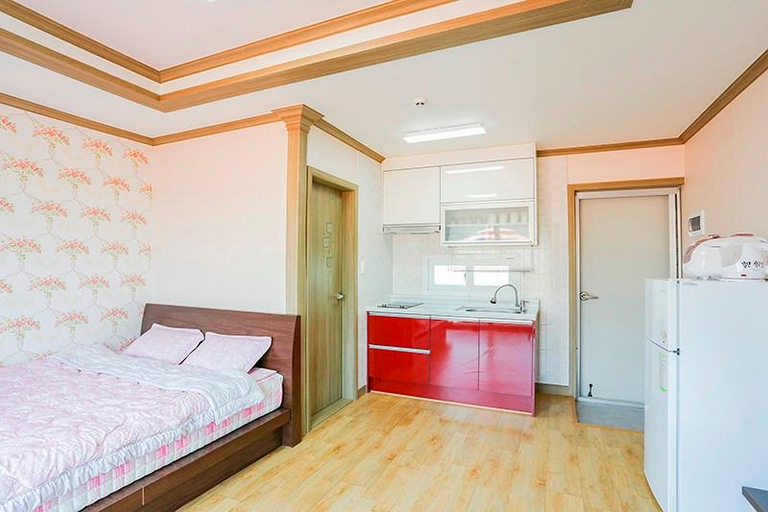 Bedroom 3, Taean Teuranjageunseong Pension, Taean