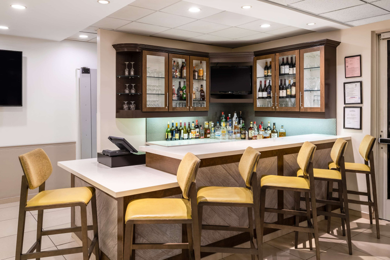 Food & Drinks 5, Hilton Garden Inn Bakersfield, Kern