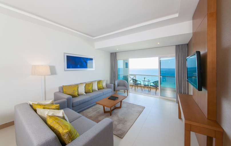 Bedroom 4, Ramada by Wyndham Beach Hotel Ajman, Ajman