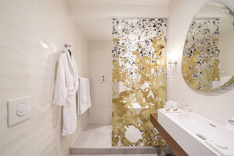 Bathroom 5, La Caserne Chanzy Hotel & Spa, Autograph Collection, Marne