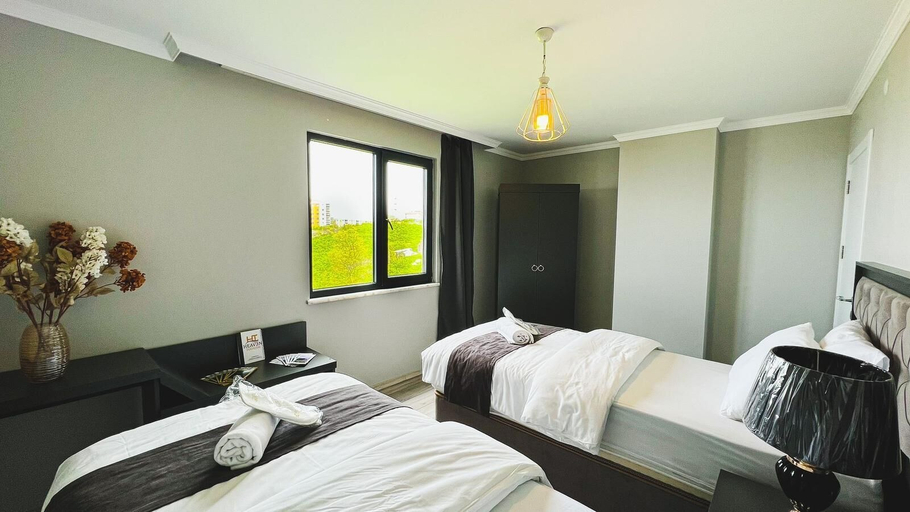 Bedroom 4, Next Suite, Merkez