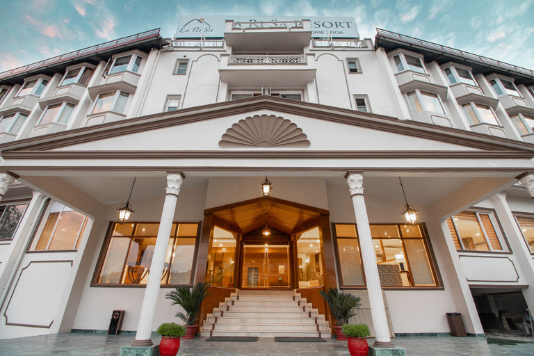 Exterior & Views 2, 8fold by LaRiSa, Shimla