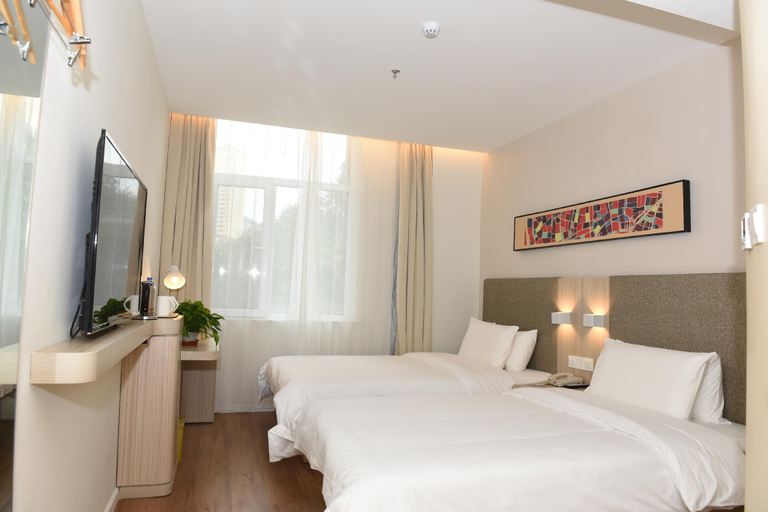 Bedroom 4, Hanting Hotel Xining Xinhua Lane Qingda Affiliated Courtyard, Xining