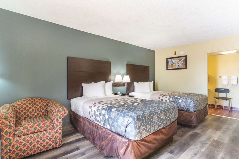 Bedroom 3, Econo Lodge & Suites Clarksville, Montgomery
