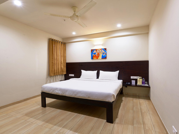 Bedroom 2, Hotel Tulsi, Kolhapur