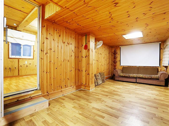 Others 3, Pocheon Beverly Hill Pension, Pocheon