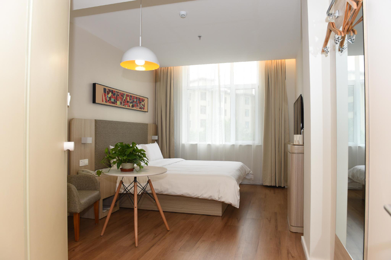 Bedroom 5, Hanting Hotel Xining Xinhua Lane Qingda Affiliated Courtyard, Xining
