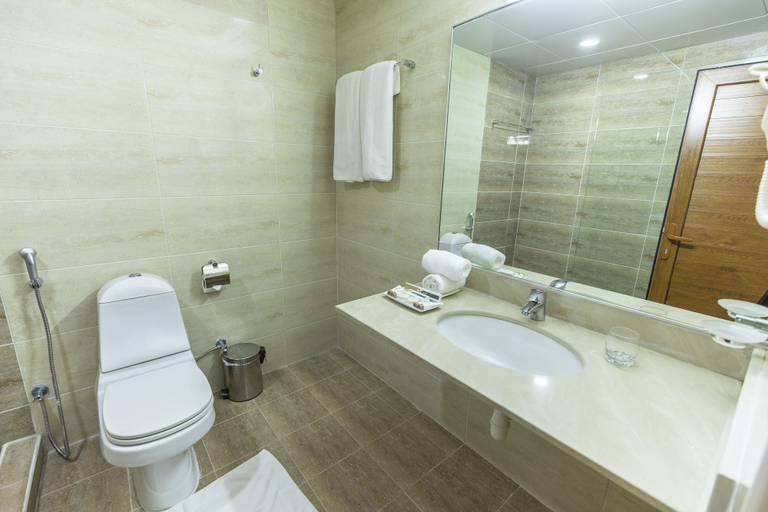 Bathroom 5, Hamdan Plaza Hotel, Salalah