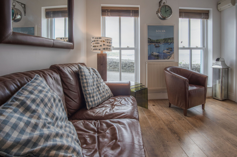 Others 5, Goscar Court - 1 Bedroom Apartment - Tenby, Pembrokeshire