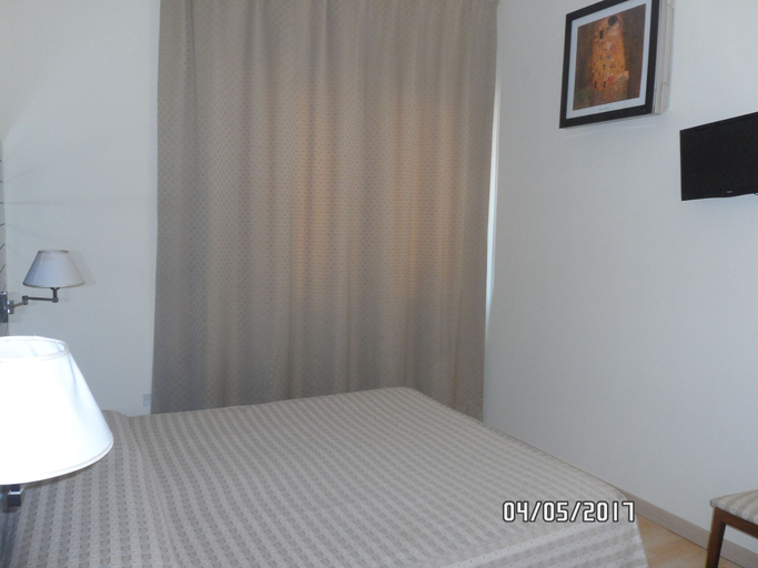 Bedroom 2, Hotel Diecimare, Salerno