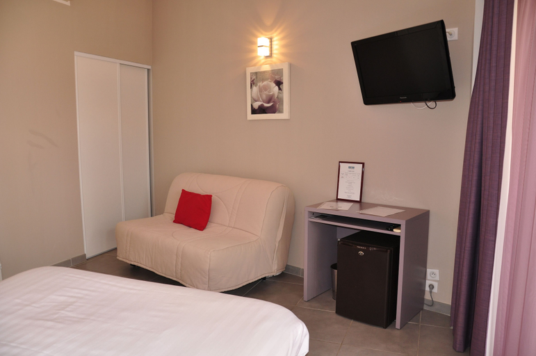 Bedroom 4, Hotel Le Grand Pavois, Var