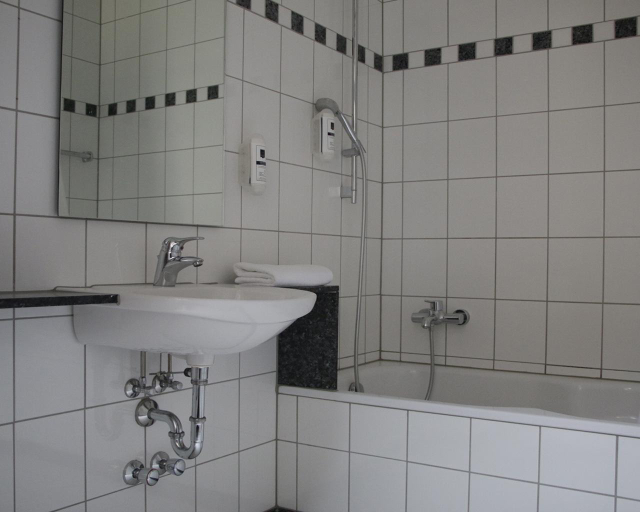 Bathroom 5, Z&B Hotel, Trier