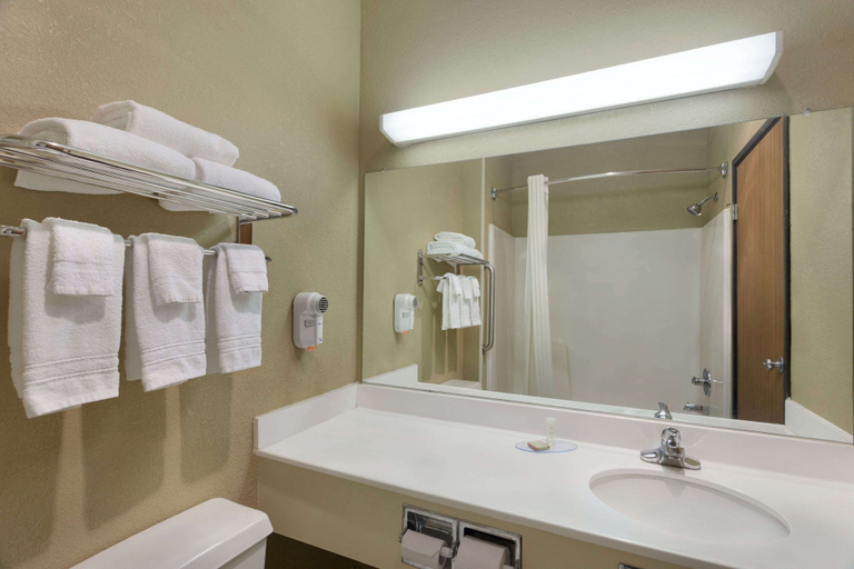 Bathroom 4, Super 8 by Wyndham Lees Summit, Kansas City