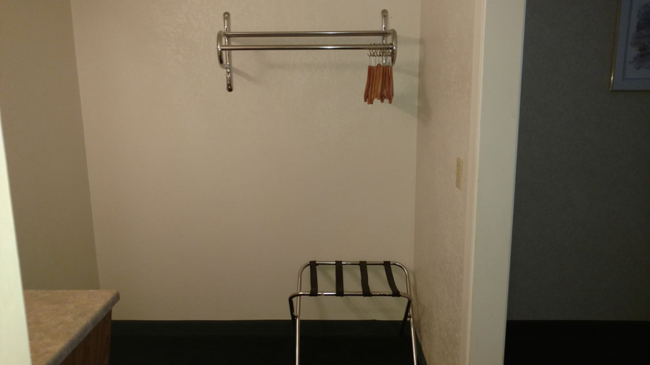 Bathroom 4, Keystone Boardwalk Inn and Suites, Pennington