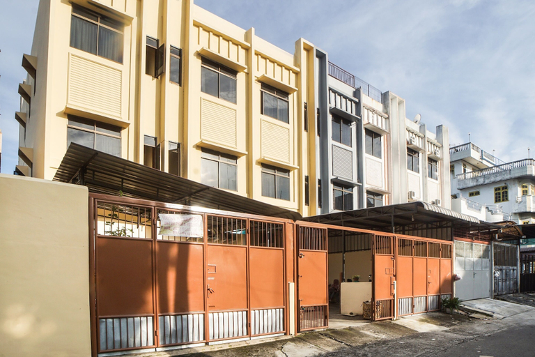 Exterior & Views 1, Hotel O Kost Ketapang Syariah, Medan