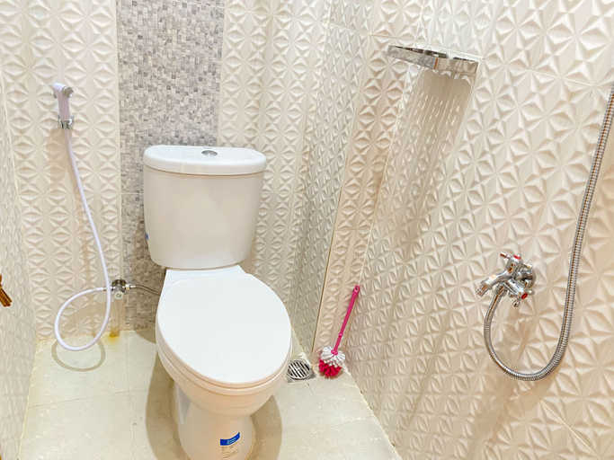 Bathroom 3, Rumah Windy Guest House Bira, Bulukumba