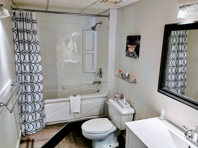 Bathroom 3, Auberge des Îles, Lac-Saint-Jean-Est