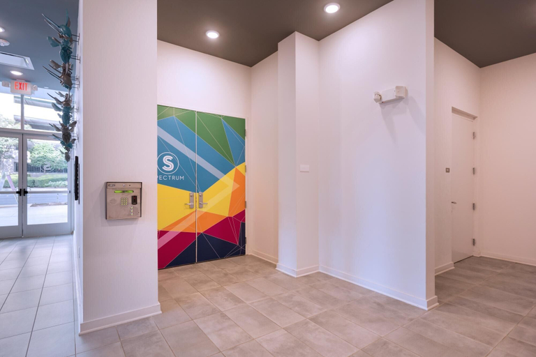 Room 3, S1bf Rare Find - Bright and Modern 1-br w Free Parking, Atlanta