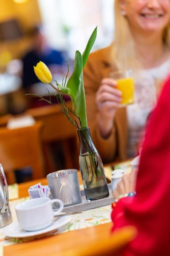 Food & Drinks 5, HOTEL BREMER TOR, Bestes Hotelfruhstuck, Self-Check-In 24 h, Vechta