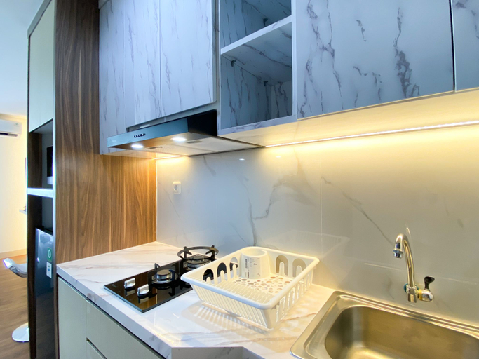 Others 4, Homey and Comfortable Studio at Enviro Apartment By Travelio, Cikarang