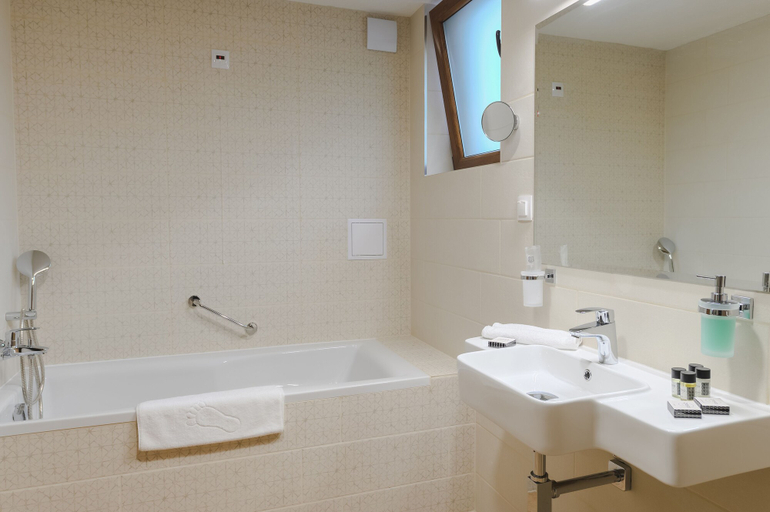 Bathroom, Spa Hotel Orbita, Blagoevgrad