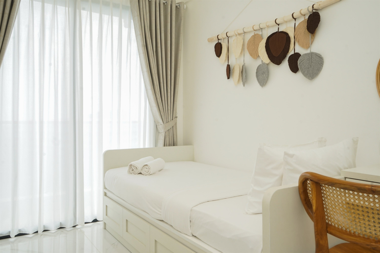 Bedroom 3, Comfort Living and Modern Studio Apartment at Sky House BSD By Travelio, Tangerang Selatan