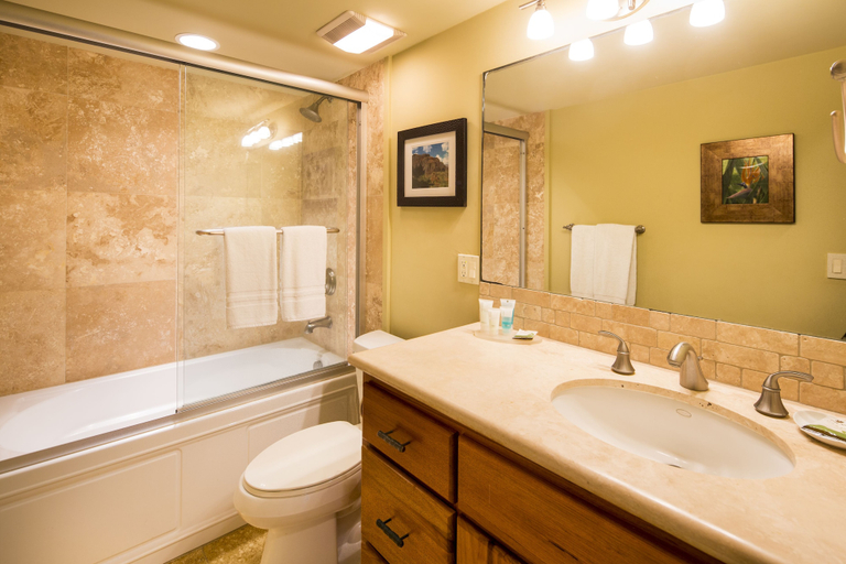 Bathroom 3, Castle Po'ipū Shores, Kauai