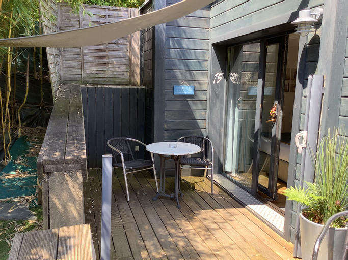 Exterior & Views 10