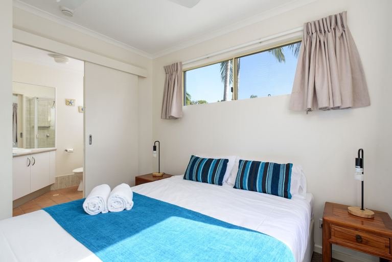Bedroom 3, Rainbow Getaway Holiday Apartments, Cooloola (excl. Gympie)