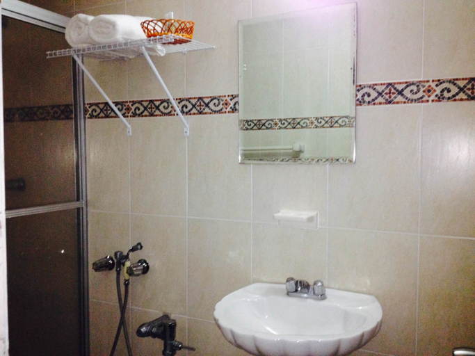 Bathroom 5, Euro Hotel, Panamá
