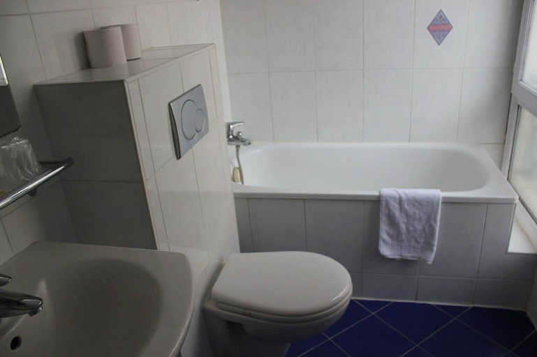 Bathroom 5, Hôtel Metropol, Paris