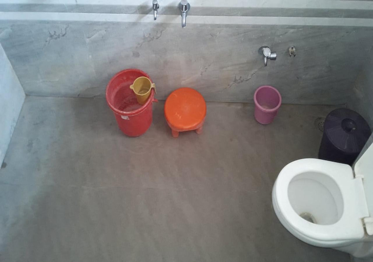 Bathroom 5, Hotel Kaustubh Shirdi, Ahmadnagar